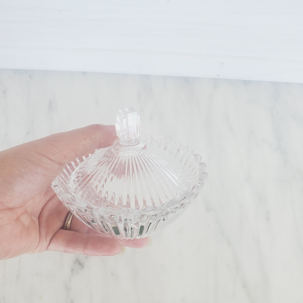 Vintage Cut Glass Candy Trinket Dish Sugar Bowl with Lid Art Deco Medium - Picture 7 of 10